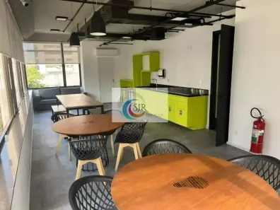 Sala Comercial para alugar, 245m² no Vila Olímpia, São Paulo