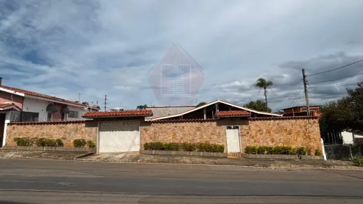 Casa com 3 Quartos à venda, 691m² no Parque São Luiz, Jundiaí