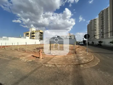 Lote/Terreno para alugar, 260m² no Novo Mundo, Uberlândia