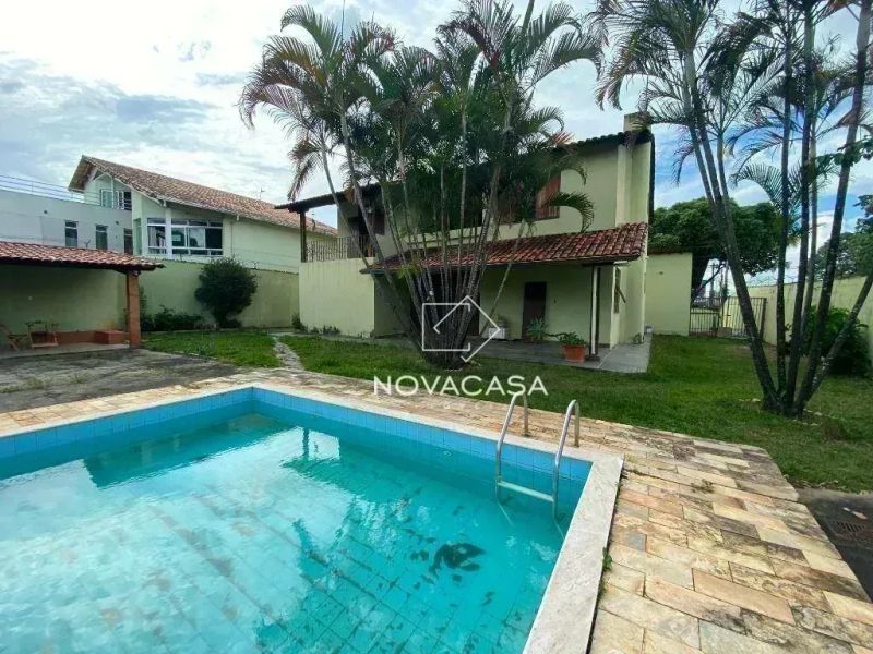 Casa com 4 quartos — Santa Amélia, Belo Horizonte
