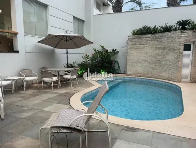Casa com 3 Quartos à venda, 347m² no Lídice, Uberlândia