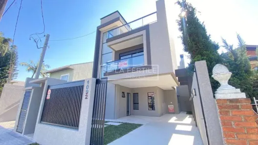 Sobrado com 3 Quartos à venda, 148m² no Hauer, Curitiba