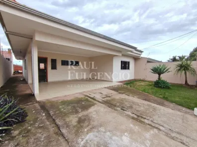Casa com 3 Quartos para alugar, 254m² no Pinheiros, Londrina