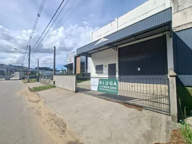 Galpão/Depósito/Armazém para alugar, 405m² no Sertão do Maruim, São José