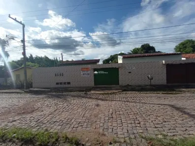 Casa com 7 Quartos à venda, 372m² no Santa Maria, Teresina