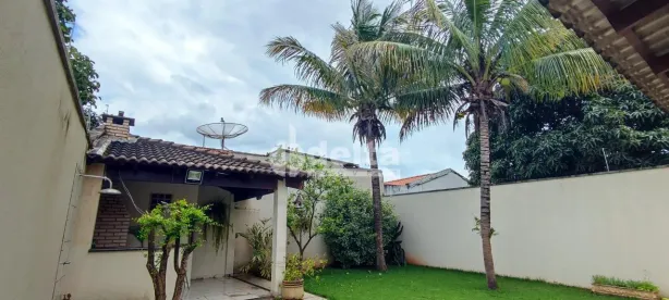 Casa com 3 Quartos à venda, 140m² no Segismundo Pereira, Uberlândia