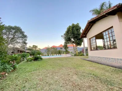 Casa com 4 Quartos à venda, 278m² no Carangola, Petrópolis
