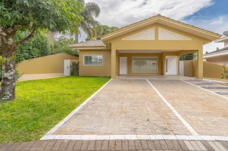 Sobrado com 3 Quartos à venda, 242m² no Colônia Dona Luíza, Ponta Grossa