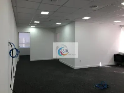Sala Comercial para alugar, 104m² no Vila Olímpia, São Paulo