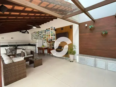 Casa com 3 Quartos à venda, 350m² no São Francisco, Niterói