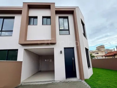 Casa com 3 Quartos à venda, 142m² no Carianos, Florianópolis