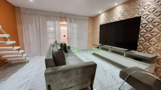 Casa com 4 Quartos à venda, 240m² no Parque Roseira, Carapicuíba
