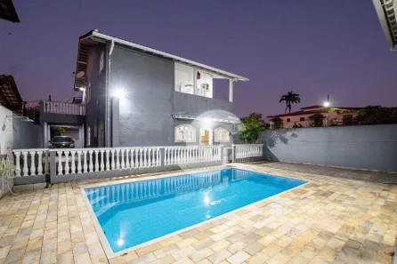 Casa com 3 Quartos à venda, 360m² no Piratininga, Niterói