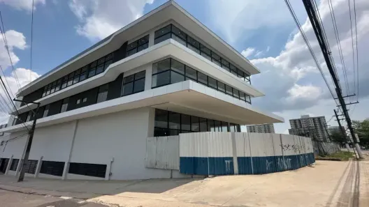 Prédio Residencial para alugar, 3915m² no Ponta Negra, Manaus