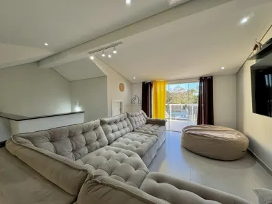 Casa com 3 Quartos à venda, 130m² no Bom Jesus, São José dos Pinhais