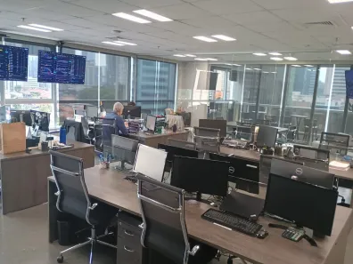 Sala Comercial para alugar, 100m² no Jardim das Acácias, São Paulo