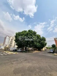 Lote/Terreno à venda, 360m² no Segismundo Pereira, Uberlândia