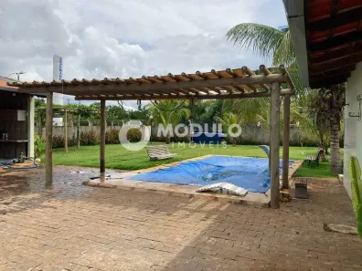Fazenda/Sítio com 3 Quartos à venda, 200m² no Área Rural de Uberlândia, Uberlândia
