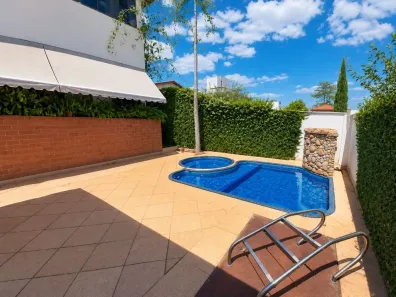 Casa de Condomínio com 5 Quartos à venda, 203m² no Sítio de Recreio Ipê, Goiânia