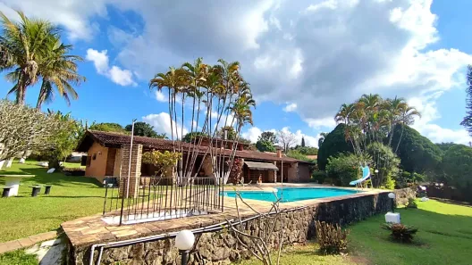 Fazenda/Sítio com 4 Quartos à venda, 514m² no Jardim Estância Brasil, Atibaia