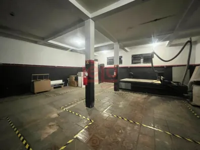 Prédio Comercial à venda, 290m² no Jardim Alvorada, Maringá