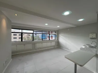 Imóvel Comercial à venda, 140m² no Centro, Caxias do Sul