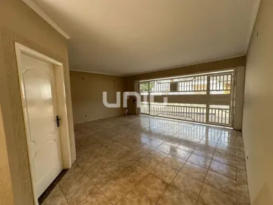 Sobrado com 3 Quartos à venda, 232m² no Jardim Caxambu, Piracicaba