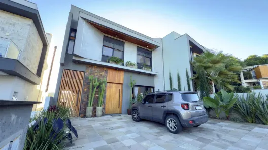 Casa de Condomínio com 3 Quartos à venda, 220m² no Hípica, Porto Alegre