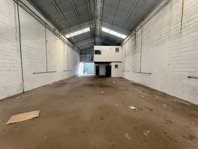 Galpão/Depósito/Armazém para alugar, 600m² no Vila Bocaina, Mauá