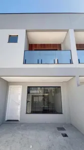 Sobrado com 2 Quartos à venda, 70m² no Rio Pequeno, Camboriú