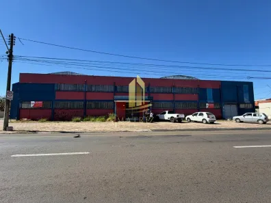 Sala Comercial para alugar, 2400m² no Vila Chico Júlio, Franca