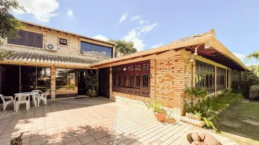 Casa com 2 Quartos para alugar, 250m² no Olaria, Canoas