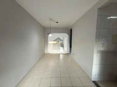 Casa de Condomínio com 3 Quartos para alugar, 133m² no Granada, Uberlândia