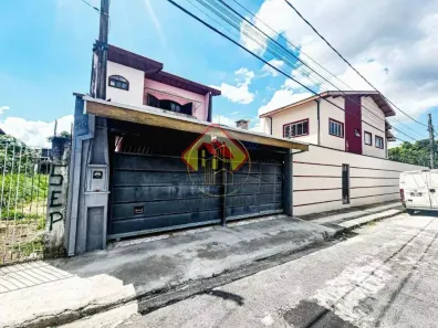 Sobrado com 3 Quartos à venda, 300m² no Vila Aparecida, Taubaté
