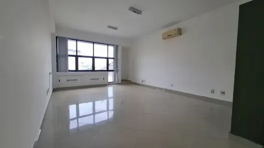 Sala Comercial à venda, 35m² no Mont Serrat, Porto Alegre
