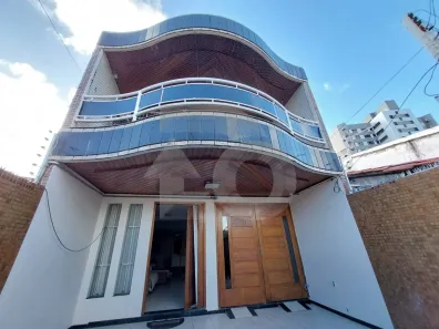 Casa com 5 Quartos à venda, 242m² no Treze de Julho, Aracaju