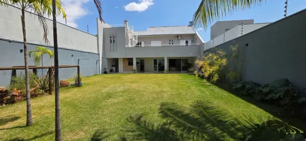 Sobrado com 5 Quartos à venda, 312m² no Zona 20, Maringá