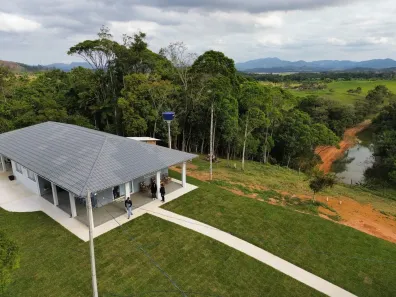 Fazenda/Sítio com 3 Quartos à venda, 220m² no Guamiranga, Guaramirim