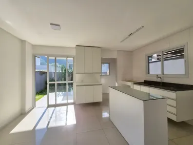 Casa com 3 Quartos para alugar, 135m² no Campeche, Florianópolis