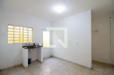 Casa com 1 Quarto para alugar, 32m² no Jardim Presidente Dutra, Guarulhos