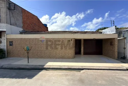 Casa com 5 Quartos à venda, 350m² no Santos Dumont, Maceió