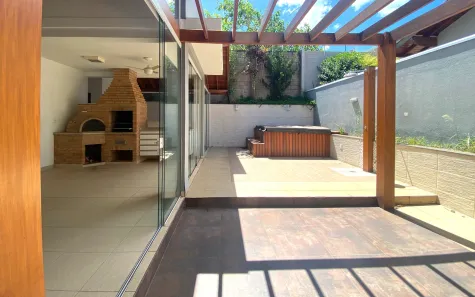 Casa de Condomínio com 4 Quartos para venda ou aluguel, 230m² no Parque Rural Fazenda Santa Cândida, Campinas