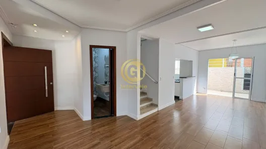 Sobrado com 3 Quartos à venda, 175m² no Loteamento Villa Branca, Jacareí