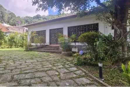 Casa com 3 Quartos à venda, 410m² no Bingen, Petrópolis