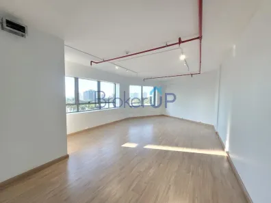 Sala Comercial à venda, 43m² no Chácara das Pedras, Porto Alegre