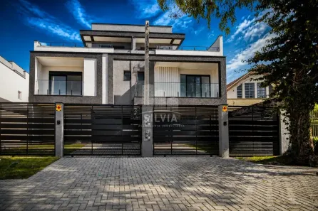Sobrado com 3 Quartos à venda, 150m² no Bacacheri, Curitiba