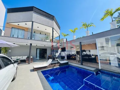 Casa com 4 Quartos à venda, 285m² no Camboinhas, Niterói