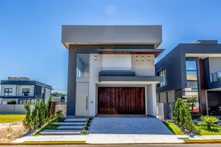 Casa de Condomínio com 4 Quartos à venda, 200m² no Santa Regina, Camboriú