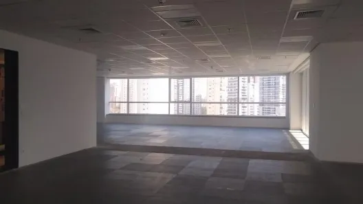 Sala Comercial à venda, 131m² no Jardim das Acácias, São Paulo