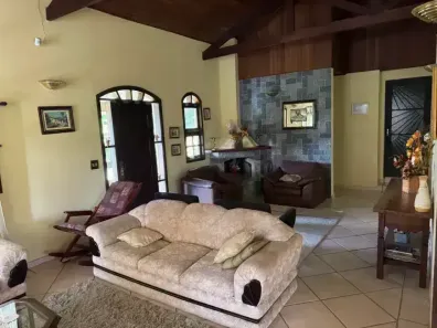 Fazenda/Sítio com 4 Quartos à venda, 650m² no Chácaras Condomínio Recanto Pássaros II, Jacareí